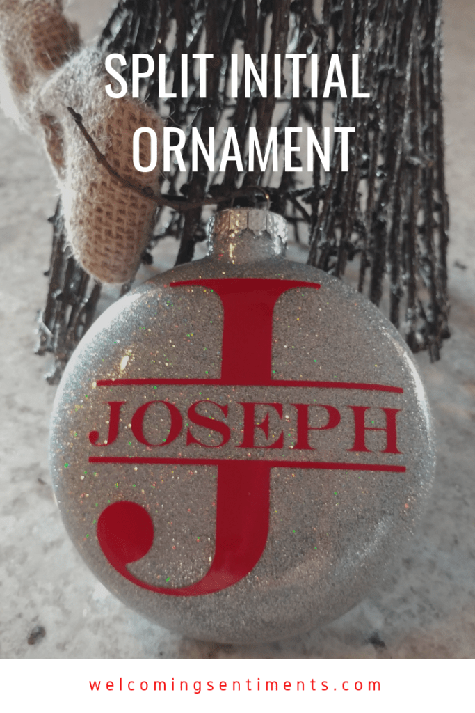 SPLIT INITIAL ORNAMENT